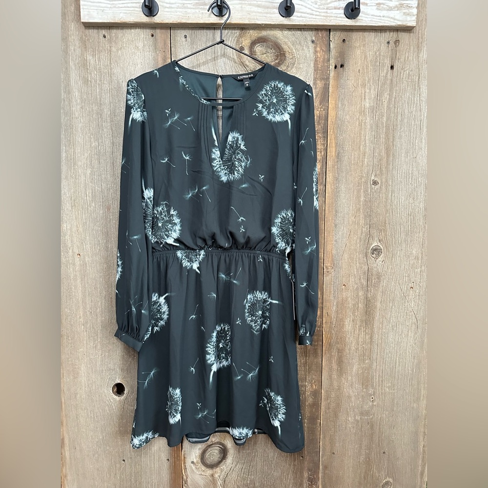 Express Keyhole Neck Dandelion Print Dress in Blueish Black Size Medium Women’s